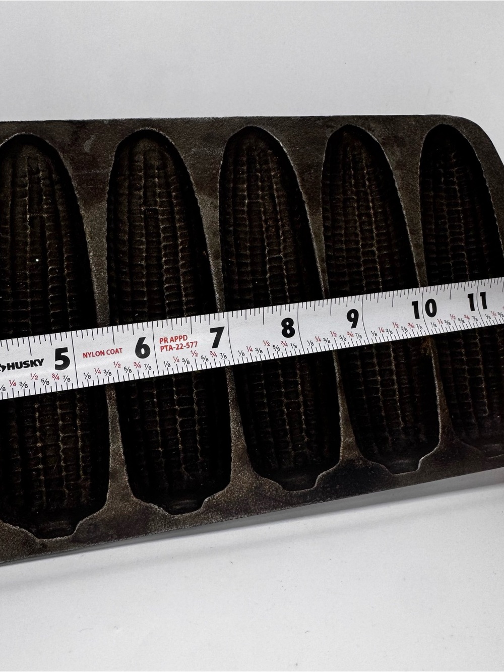 Vintage-27C Cast Iron Cornbread Pan - Black - Picture 7 of 7